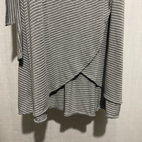 Gap grey + white striped true-wrap skirt, Small - Picture 3 of 8